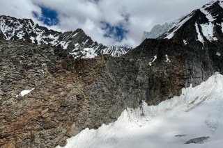 L'alpiniste a chuté d'environ 30 mètres alors qu'elle redescendait du Dom dans le massif des Mischabels.